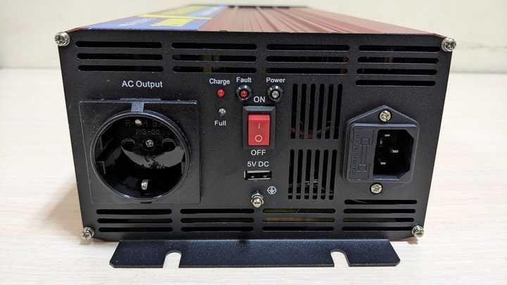 Инвертор 3000/1500W +зарядка ЧИСТЫЙ СИНУС Преобразователь перетворювач