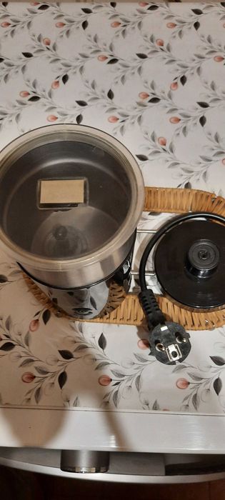 Elektryczny spieniacz do mleka