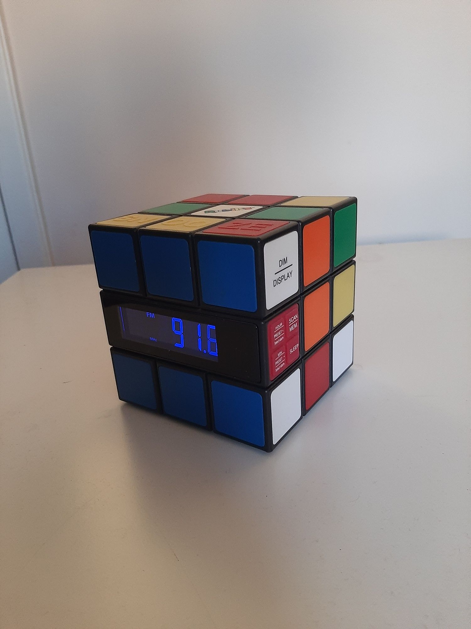 Rádio despertador cubo de Rubik [marca Rubik's]