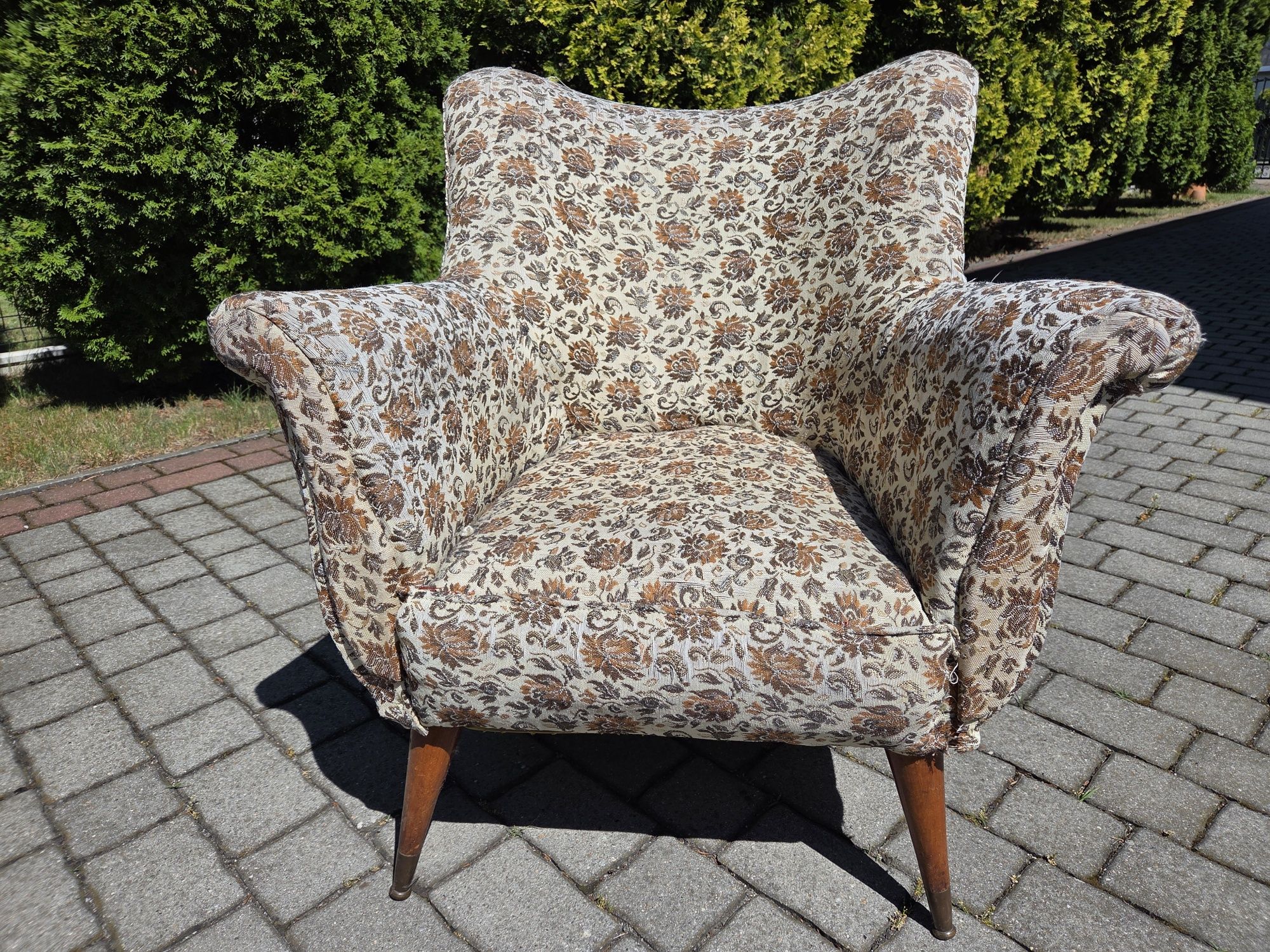Zestaw mebli z lat 60. – sofa + 2 fotele | PRL | vintage do renowacji