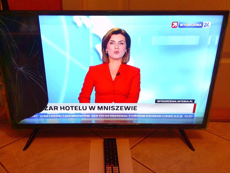 Hisense 32 cale, smart,dvb-t2, hdmi,usb zbita matryca, można oglądać.