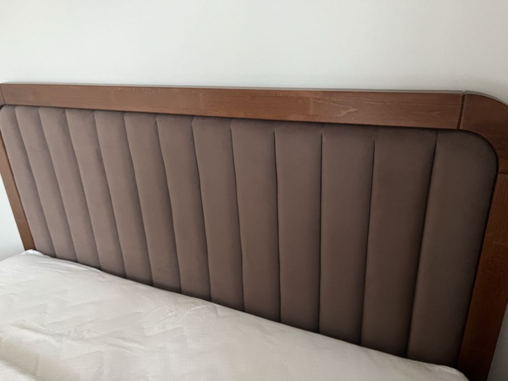 Łóżko drewniane bukowe pikowane 160 x200 orzech