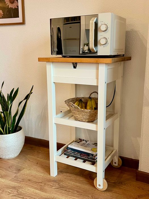 Carrinho de cozinha IKEA FÖRHÖJA 53×43 — branco com tampo de madeira