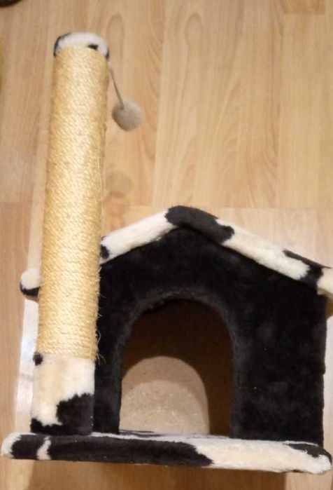 Будиночок для кішки з когтеточкою