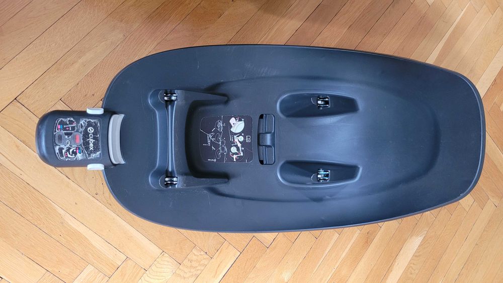 Fotelik Sirona M2 i-size i baza M Cybex
