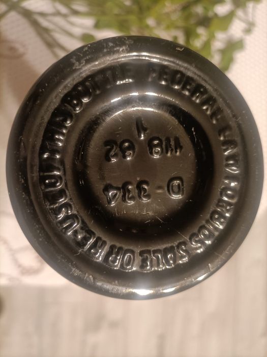 Stary wazon z lat 70 -tych po Jim Beam Cleopatra