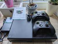 Xbox One 1 TB dwa pady kod Game Pass