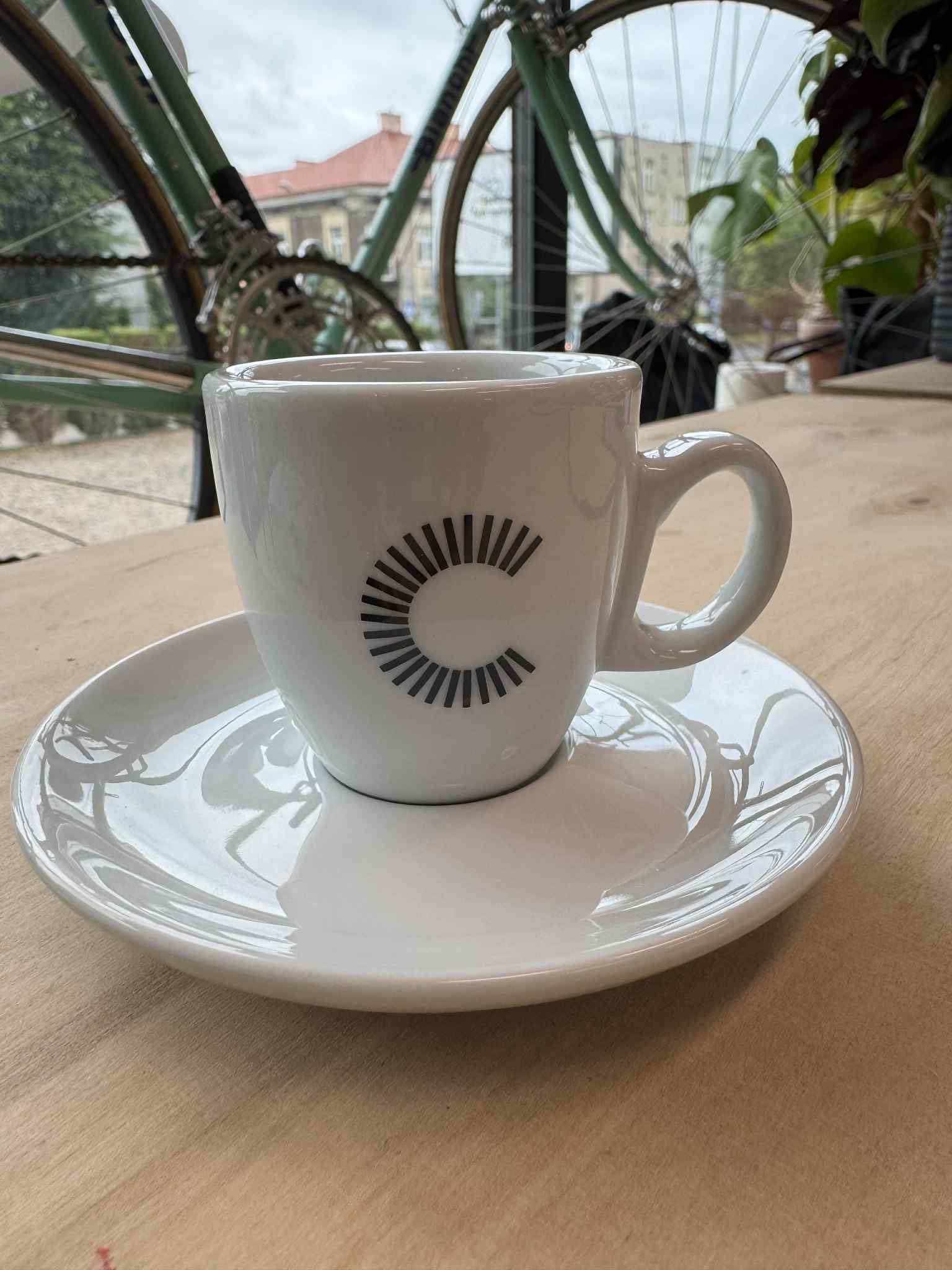 6 Filiżanek Cannondale ze spodkami do kawy espresso