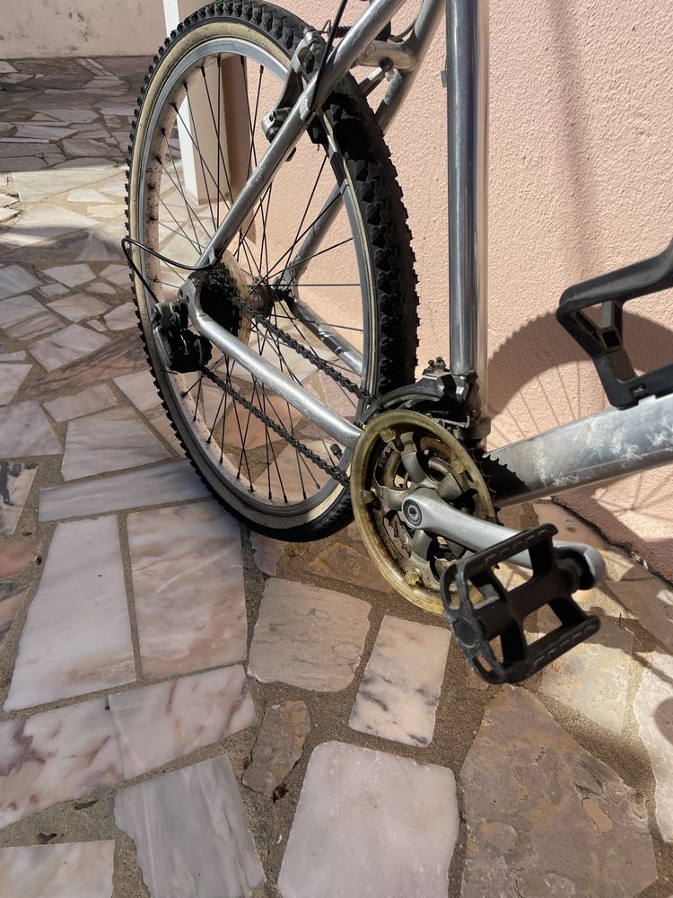 Bicicleta usada para venda