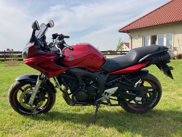 Yamaha FZ6 z niskim przebiegiem.