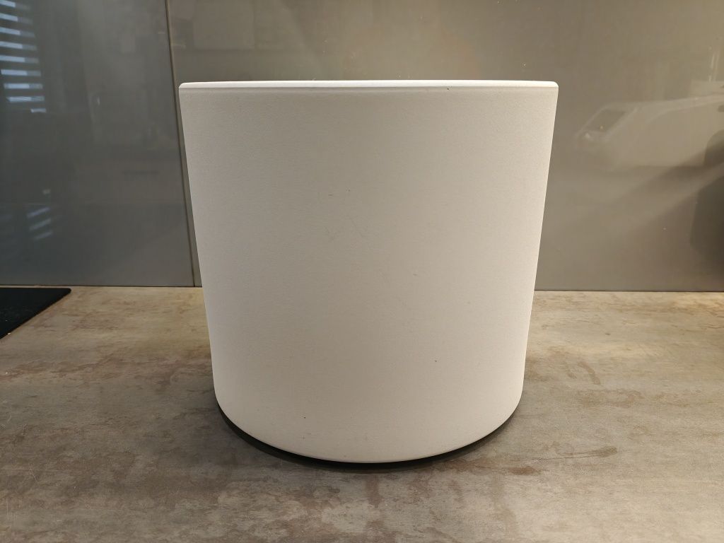 Osłonka ceramiczna WALEC 28 cm biała
