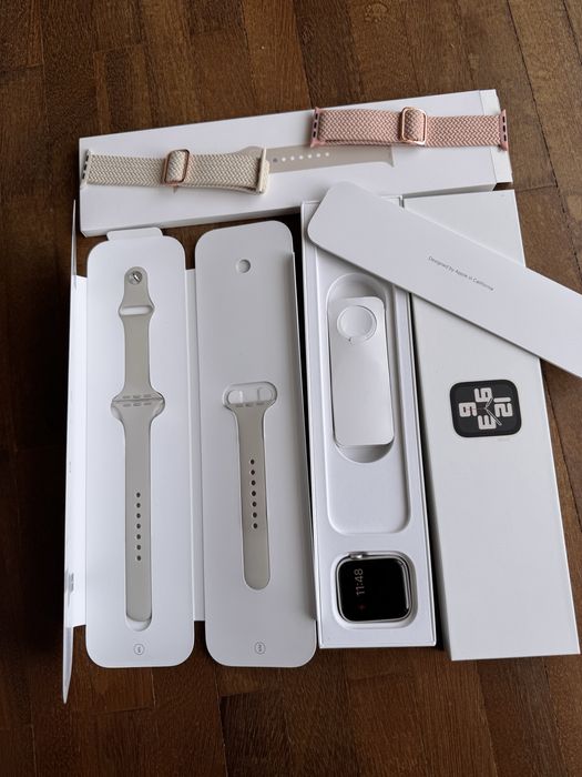 Apple Watch SE Starligth 44mm + Caixa + Pulseiras