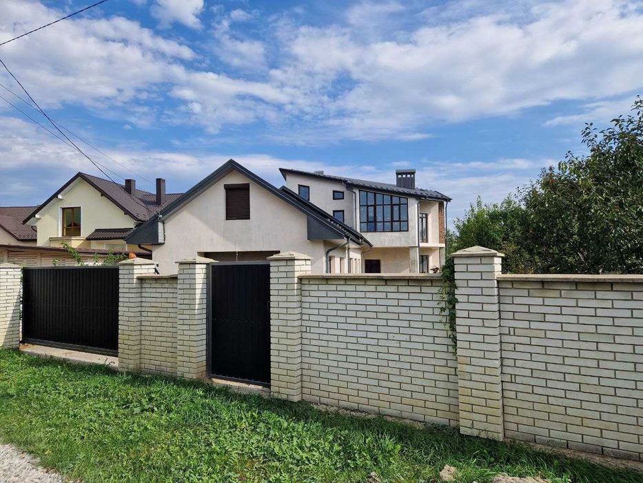 Продаж будинку з незавершеним ремонтом