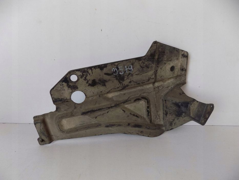 BMW 3 E90 E91 osłona podwozia prawa   3579