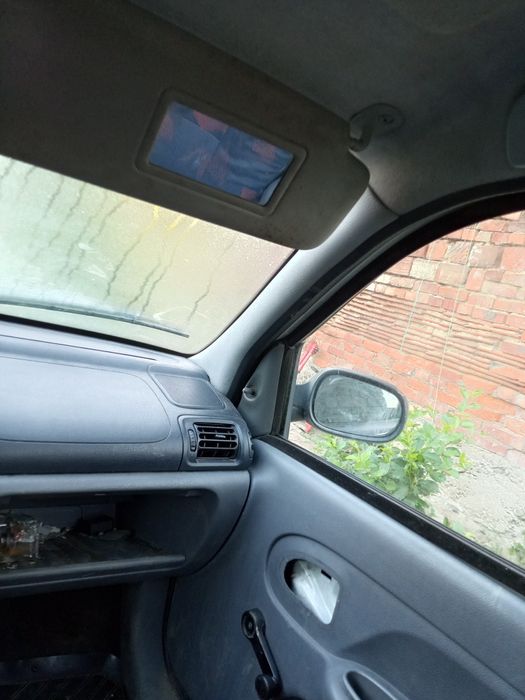 Продам машину Рено кліо. 2001рік не на ходу