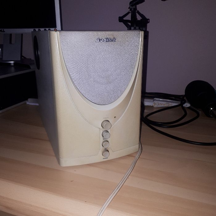Stary subwoofer model SS-7539 A - AUDITEK