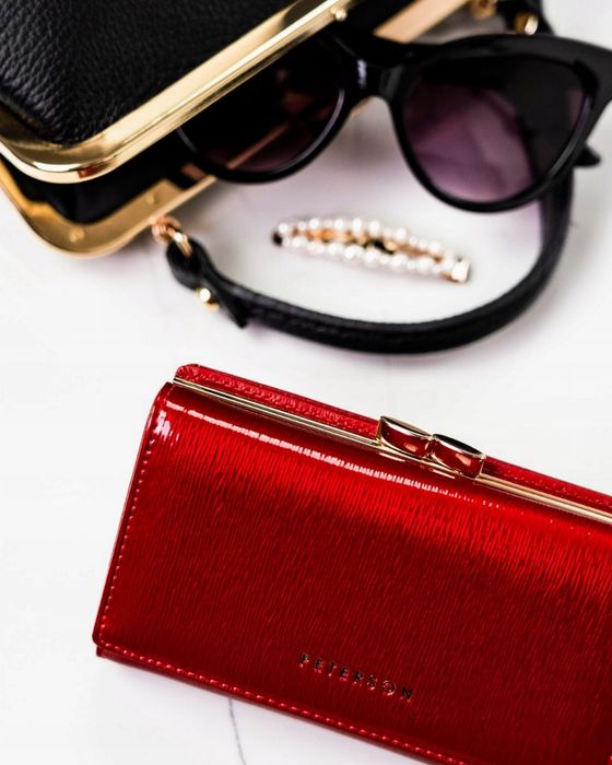 PETERSON portfel damski skórzany lakierowany z biglem P189 czerwony