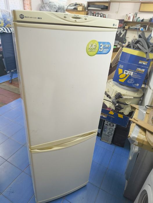 Холодильник LG 170см.