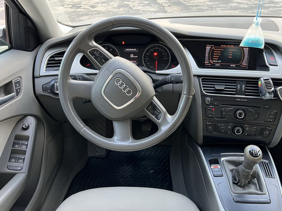 Audi A4 B8_1.8T_2x Alufelgi_Pisemna GWARANCJA_Potwierdzony przebieg