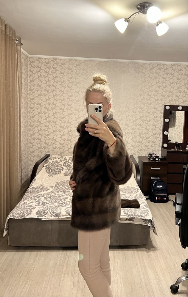 Продам норковую шубу