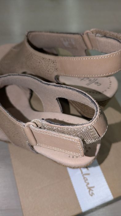 Босоніжки Clarks