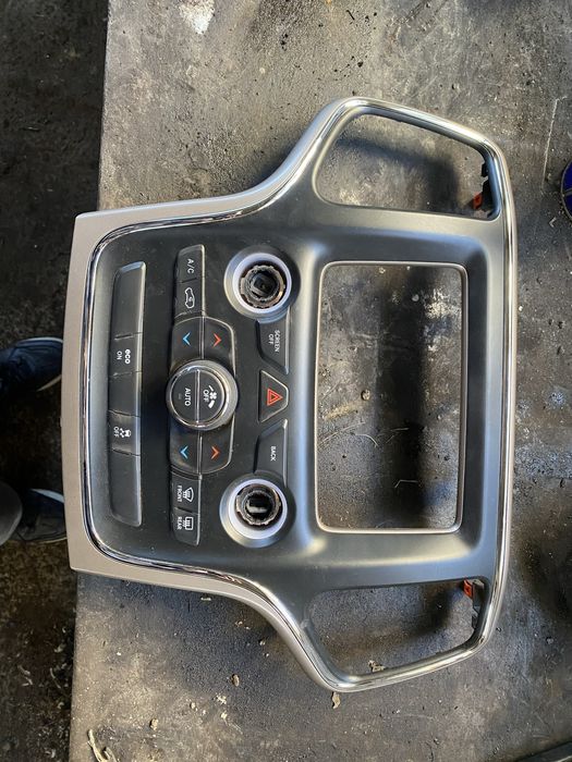 Блок управління клімат контролем Jeep Grand Cherokee WK2