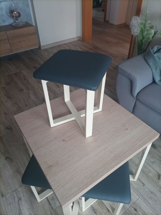 Stół + 4 krzesła stolik kawowy do pokoju dziecęcego taboret