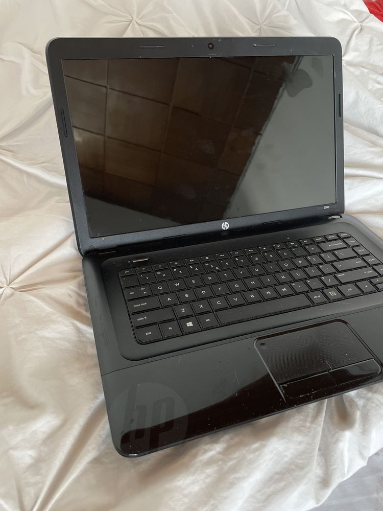 Laptop Hp 2000           .