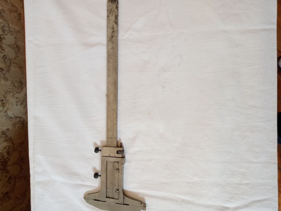 Продам штангенциркуль , клеймо ЛИЗ на 250 мм