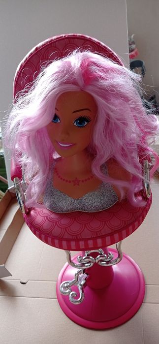 Fotel fryzjerski dla lalek z głową lalki do stylizacji włosów