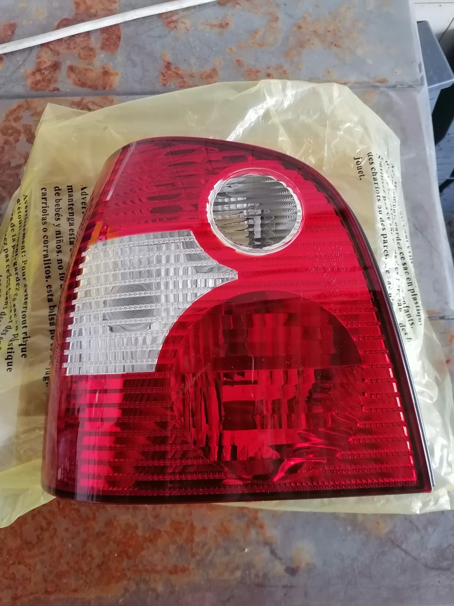 Farol vw polo Novo