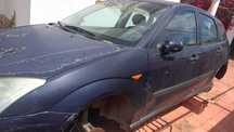 Ford Focus 2001 azul gasolina
