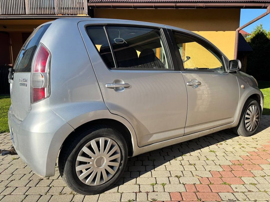 Daihatsu Sirion 1.3 87KM Automat, Hak