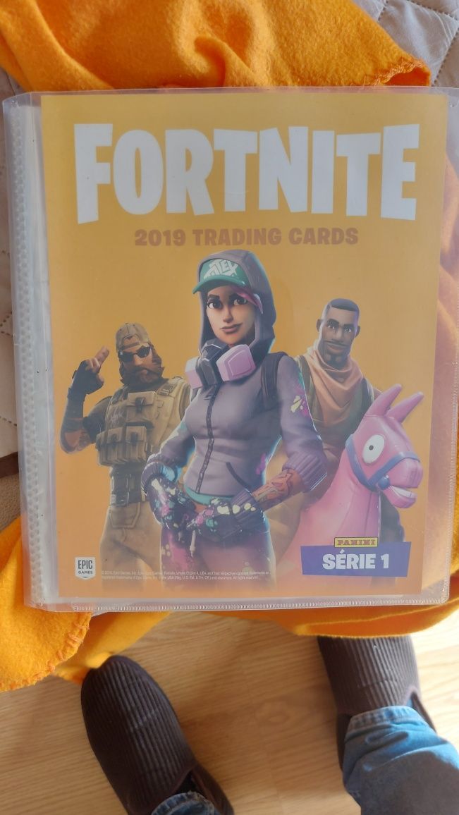 Caderneta Fortnite da Panini