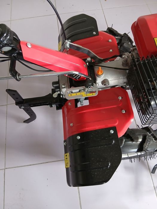 Moto agricultora marca faísca