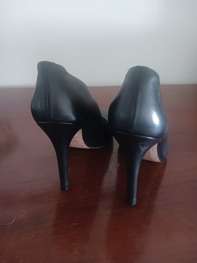 Sapatos tacão alto, da Haity, tamanho 35