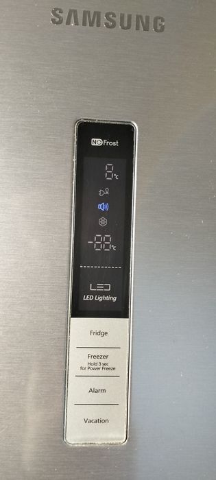 Холодильник SAMSUNG RL 48 RRCMG