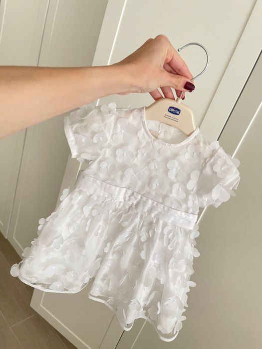 Біла сукня від Chicco