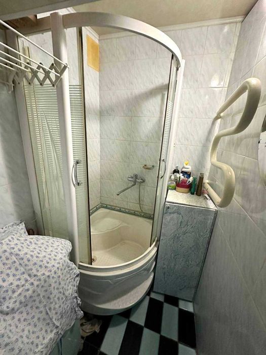 Продам 2кв 533 м/р метро Героев Труда МОЖНО Є-ВІДНОВЛЕННЯ!