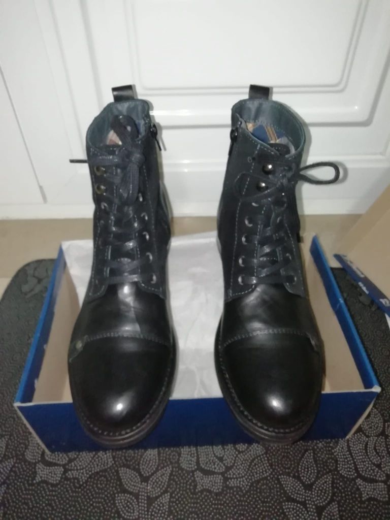 Botas Homem N°40 (NOVAS)