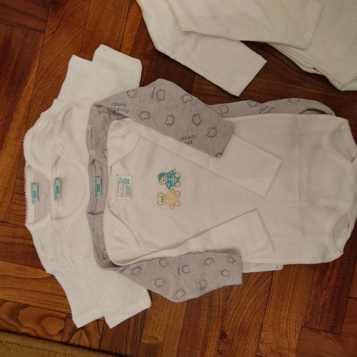 Bodies quentinhos para bebé. Vendido