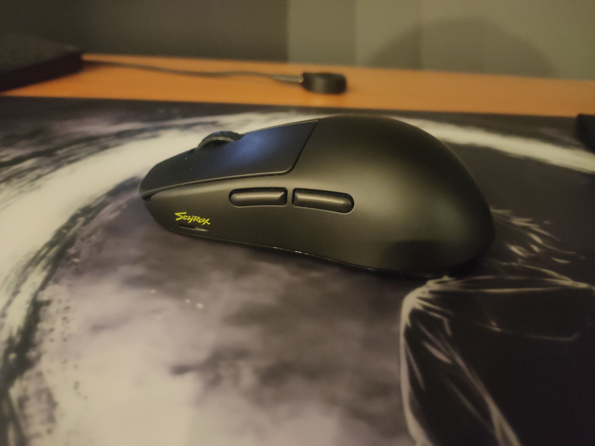 Scyrox v8 mysz gamingowa