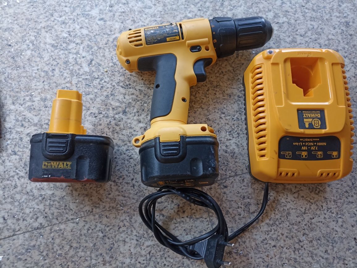 Berbequim DEWALT DC740KA 12Vdc