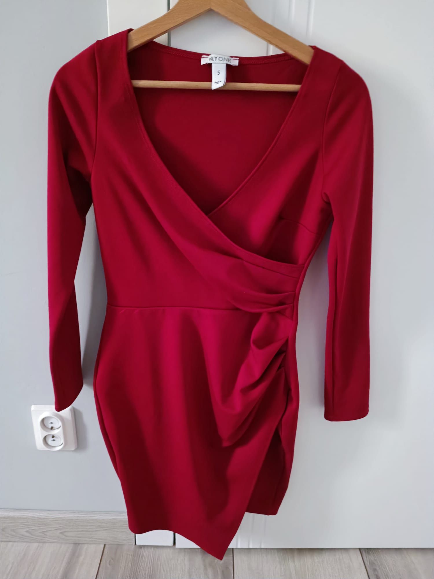 Czerwona sukienka NLY one 36 S