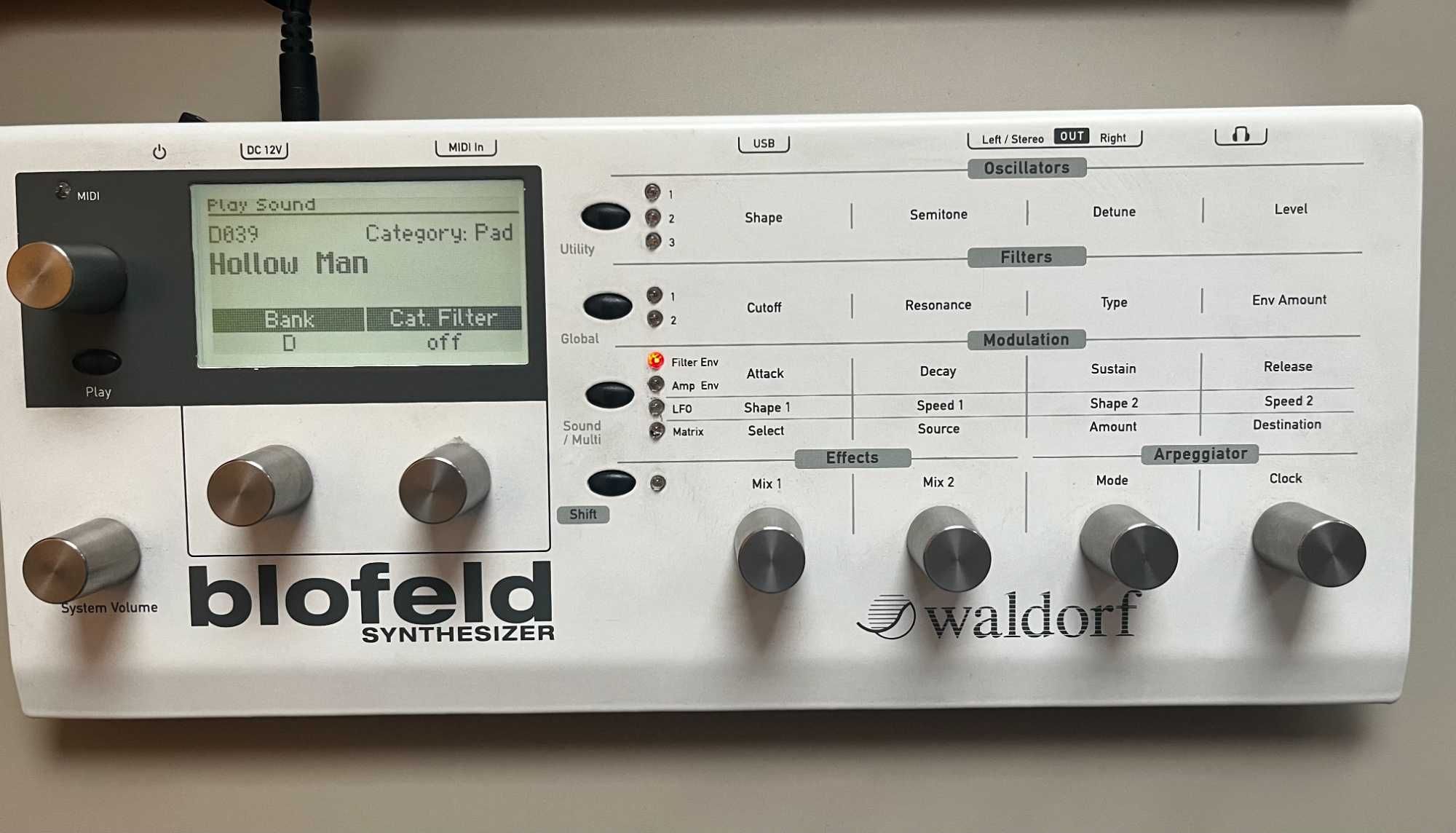 syntezator Waldorf Blofeld