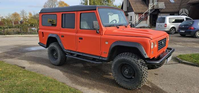 Santana PS-10 Land rover defender