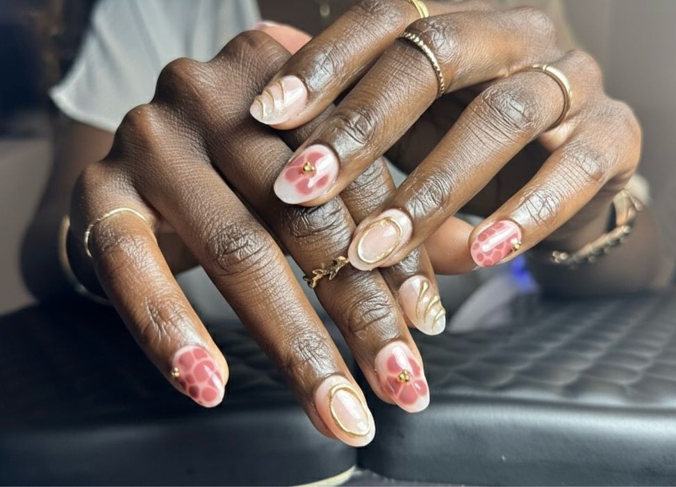 Serviço unhas em gel, verniz gel e mais