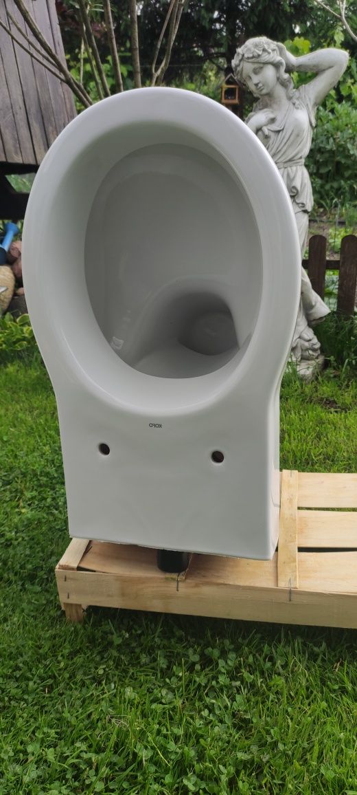Wc miska Koło z deską i śrubami mocującymi miskę