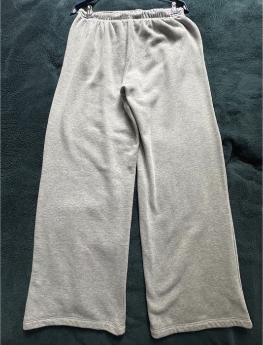 спортивные широкие штаны на тонком флисе h&m divided