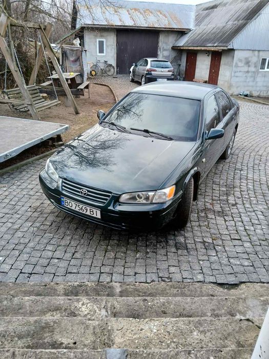 Toyota camry 1999року